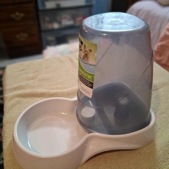 Dog Water Dish - Meijer Gravity Waterer - Picture 4 of 5